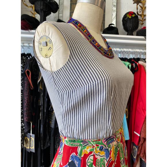 vintage 1960s pinstriped sleeveless top button back chambray white seersucker 34 - Picture 6 of 9